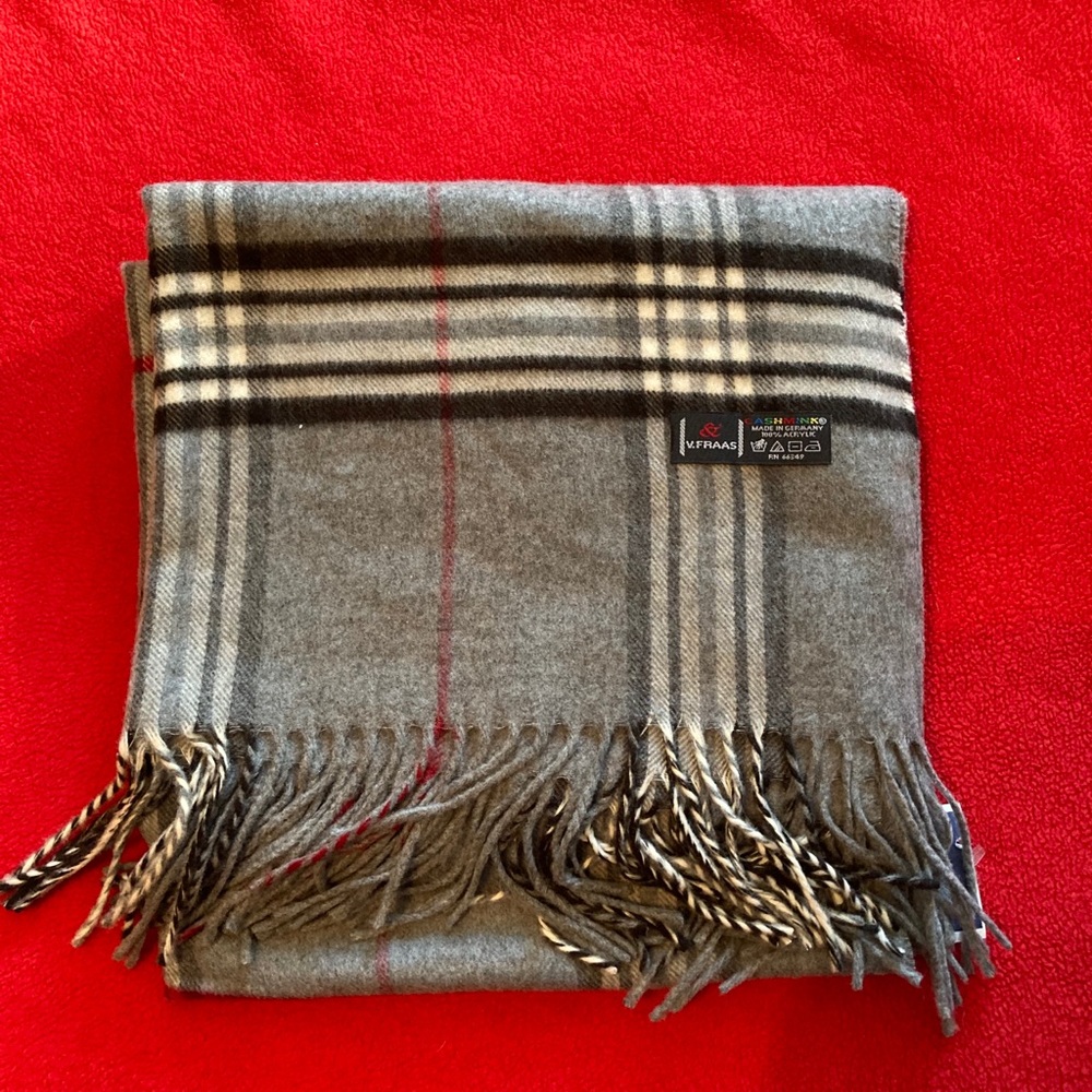 V. Fraas Scarf-NWT